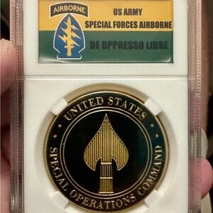 USSOCOM in Army Special Operations Command Challenge Coin holder.